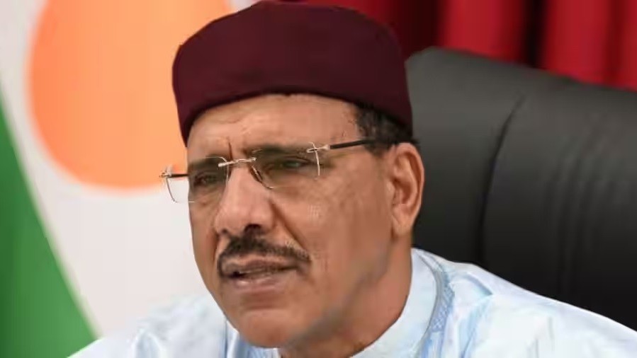 Tổng thống bị giam giữ của Niger được tiếp cận với bác sĩ