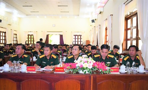 Sửa luật Sĩ quan Quân đội phải đảm bảo chế độ chính sách tiền lương, nhà ở... phù hợp với thực tiễn Sửa luật Sĩ quan Quân đội phải đảm bảo chế độ chính sách tiền lương, nhà ở... phù hợp với thực tiễn