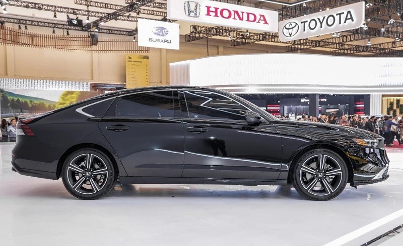 Cận cảnh Honda Accord 2024 vừa ra mắt tại Indonesia