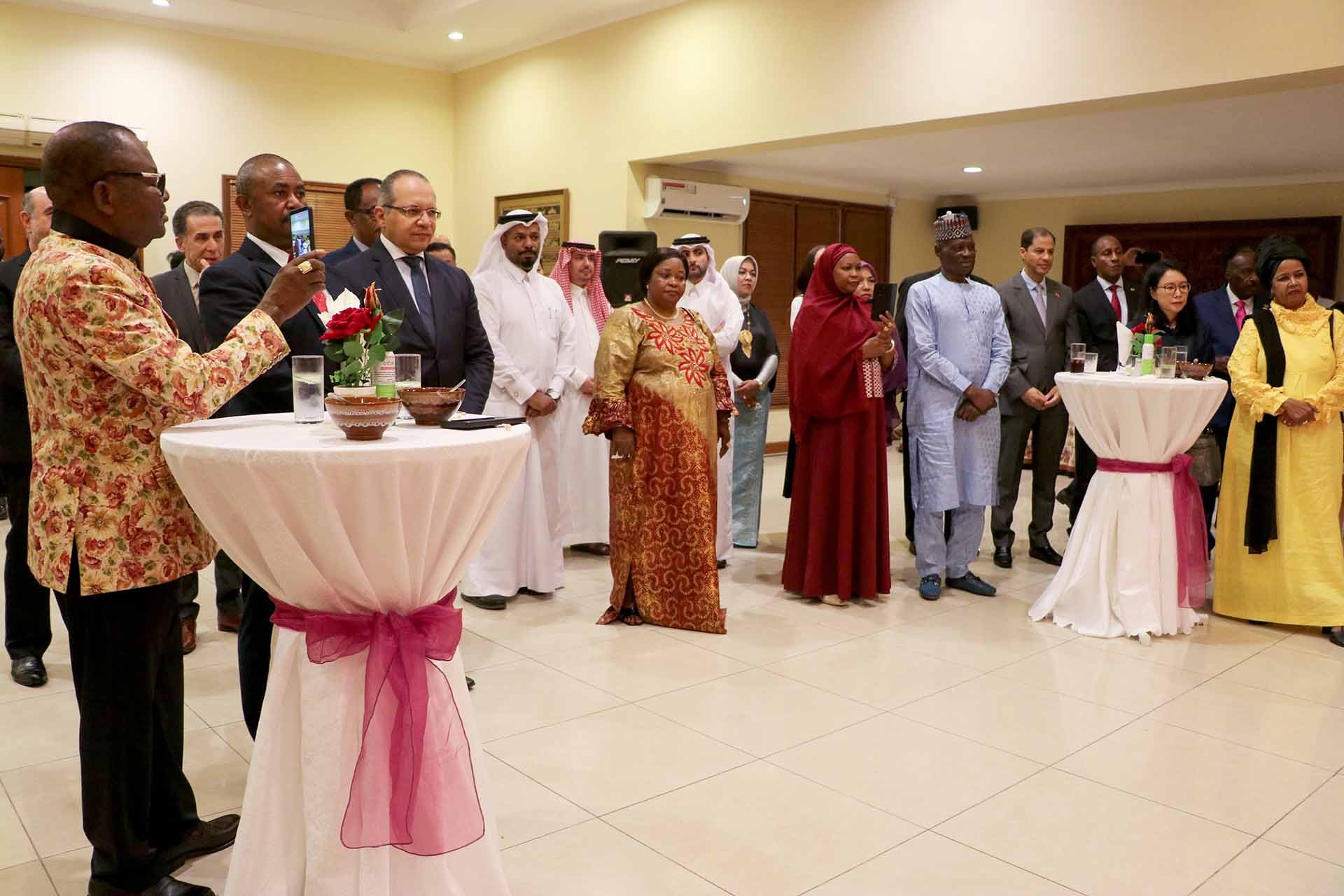 Các đại biểu tham dự sự kiện.