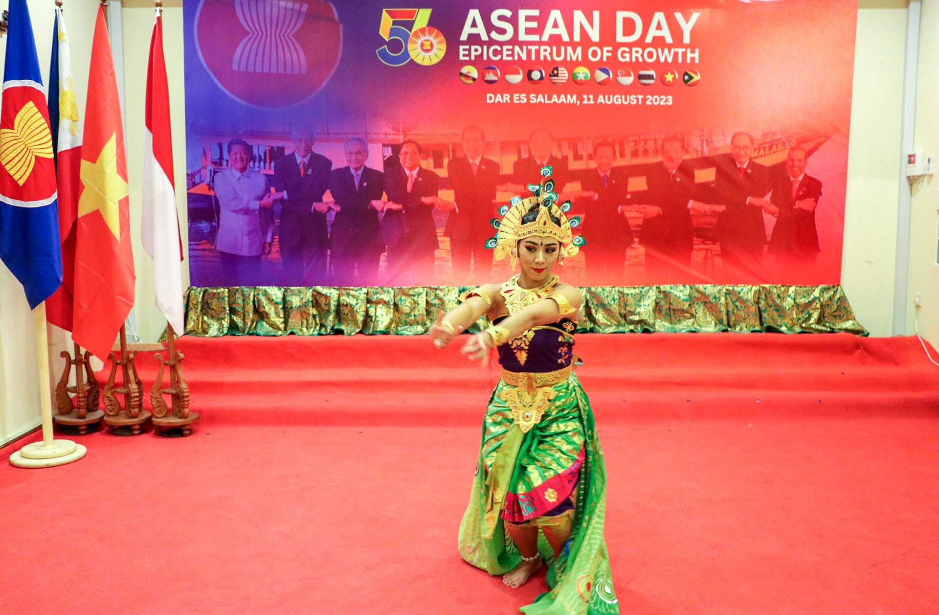 Gặp mặt Đoàn ngoại giao tại Tanzania nhân kỷ niệm 56 năm thành lập ASEAN