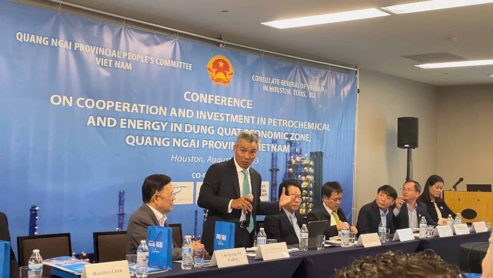 Hội nghị hợp tác và đầu tư lĩnh vực lọc hóa dầu, hóa chất và năng lượng vào Khu kinh tế Dung Quất tại Houston Hội nghị hợp tác và đầu tư lĩnh vực lọc hóa dầu, hóa chất và năng lượng vào Khu kinh tế Dung Quất tại Houston
