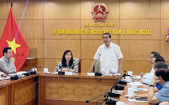 Triển khai chương trình phối hợp công tác về người Việt Nam ở nước ngoài Triển khai chương trình phối hợp công tác về người Việt Nam ở nước ngoài