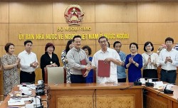 Triển khai chương trình phối hợp công tác về người Việt Nam ở nước ngoài