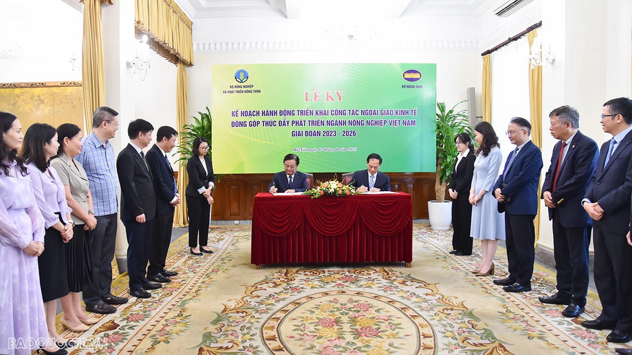 Bộ Ngoại giao-Bộ NN&PTNT ký kế hoạch hành động về ngoại giao kinh tế thúc đẩy phát triển ngành nông nghiệp Bộ Ngoại giao-Bộ NN&PTNT ký kế hoạch hành động về ngoại giao kinh tế thúc đẩy phát triển ngành Nông nghiệp