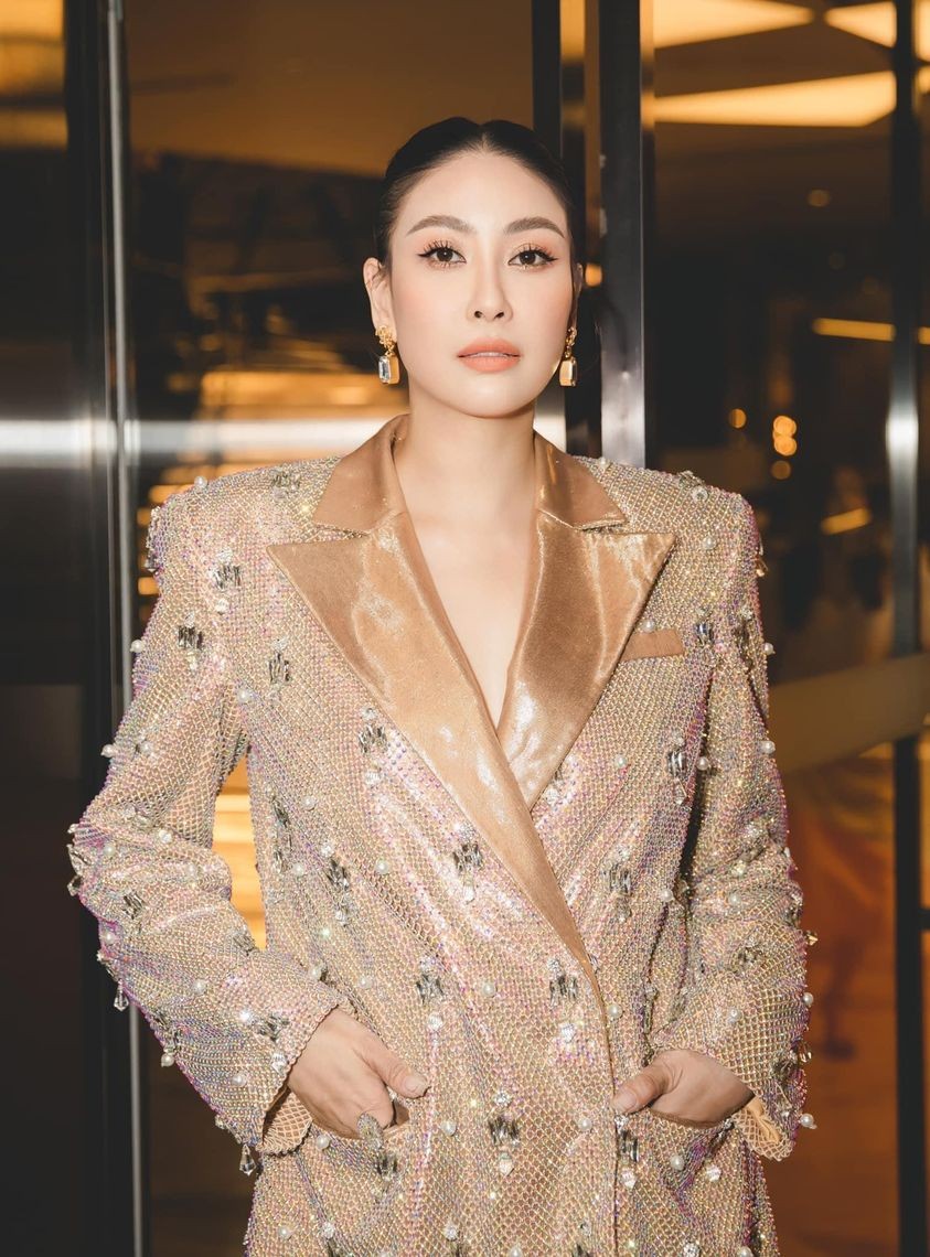 Thần thái ngút ngàn của Hoa hậu Hà Kiều Anh