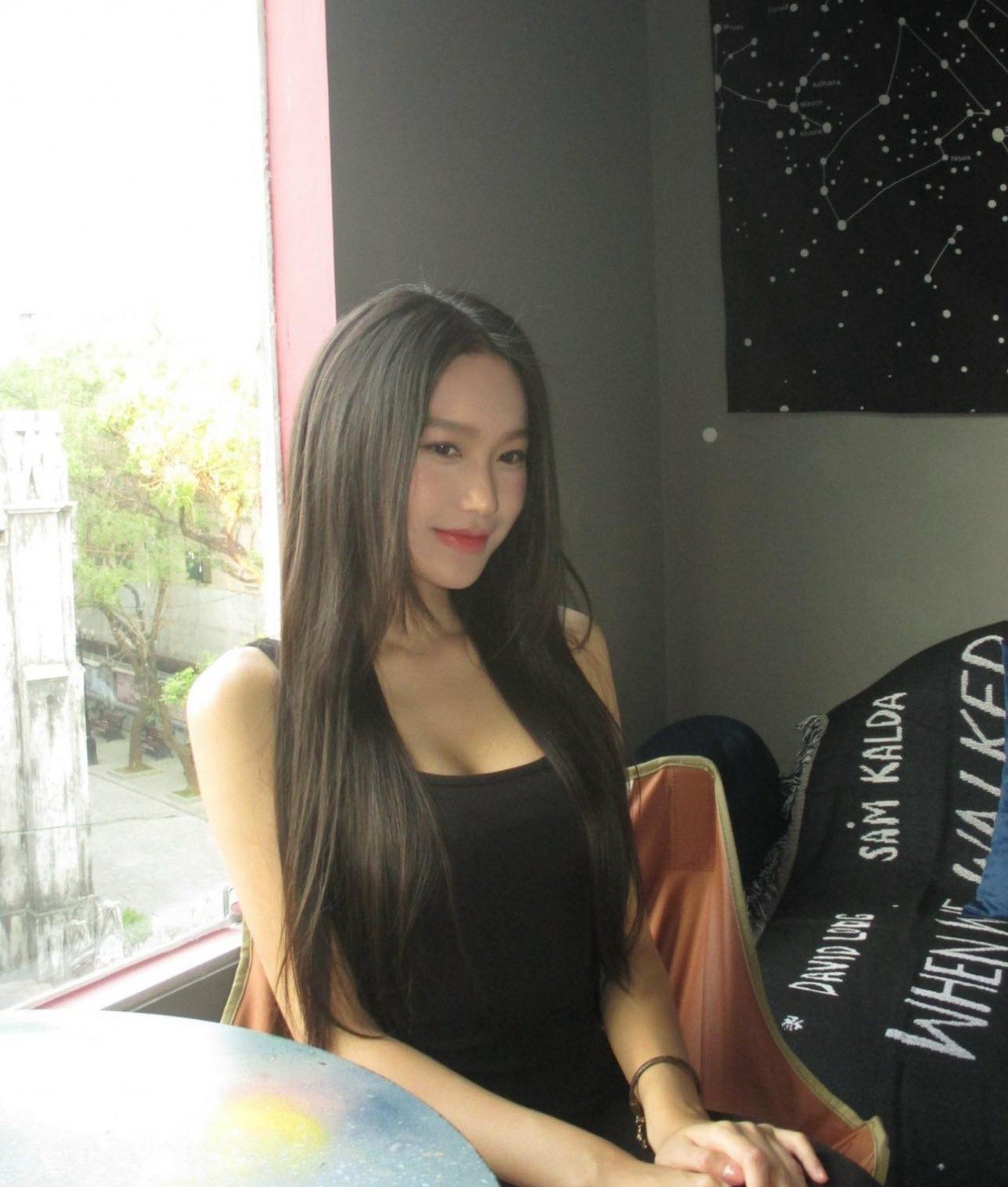 Nhan sắc mảnh mai, thanh tú của bạn gái cầu thủ Đoàn Văn Hậu - Doãn Hải My