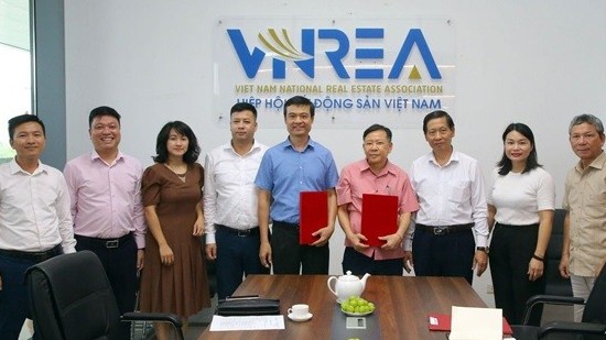 dao tao boi duong va phat trien nhan luc cho thi truong bat dong san