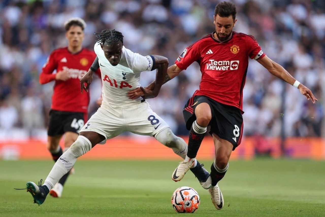 Premier League 2023-24: VAR gây tranh cãi, Man Utd thua 0-2 trên sân Tottenham Premier League 2023-24: VAR gây tranh cãi, Man Utd thua 0-2 trên sân Tottenham