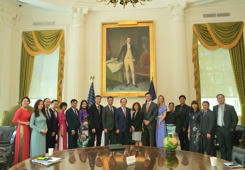 Phái đoàn Việt Nam tại Liên hợp quốc đón và làm việc với đoàn đại biểu thành phố Hà Nội