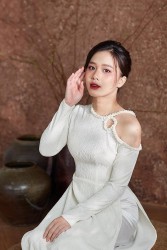 Nhan sắc ngọt ngào và ngoại hình đẹp vượt trội của bạn gái tiền đạo Nhâm Mạnh Dũng