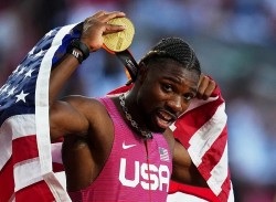 Noah Lyles trở thành VĐV điền kinh chạy nhanh nhất thế giới cự ly 100m