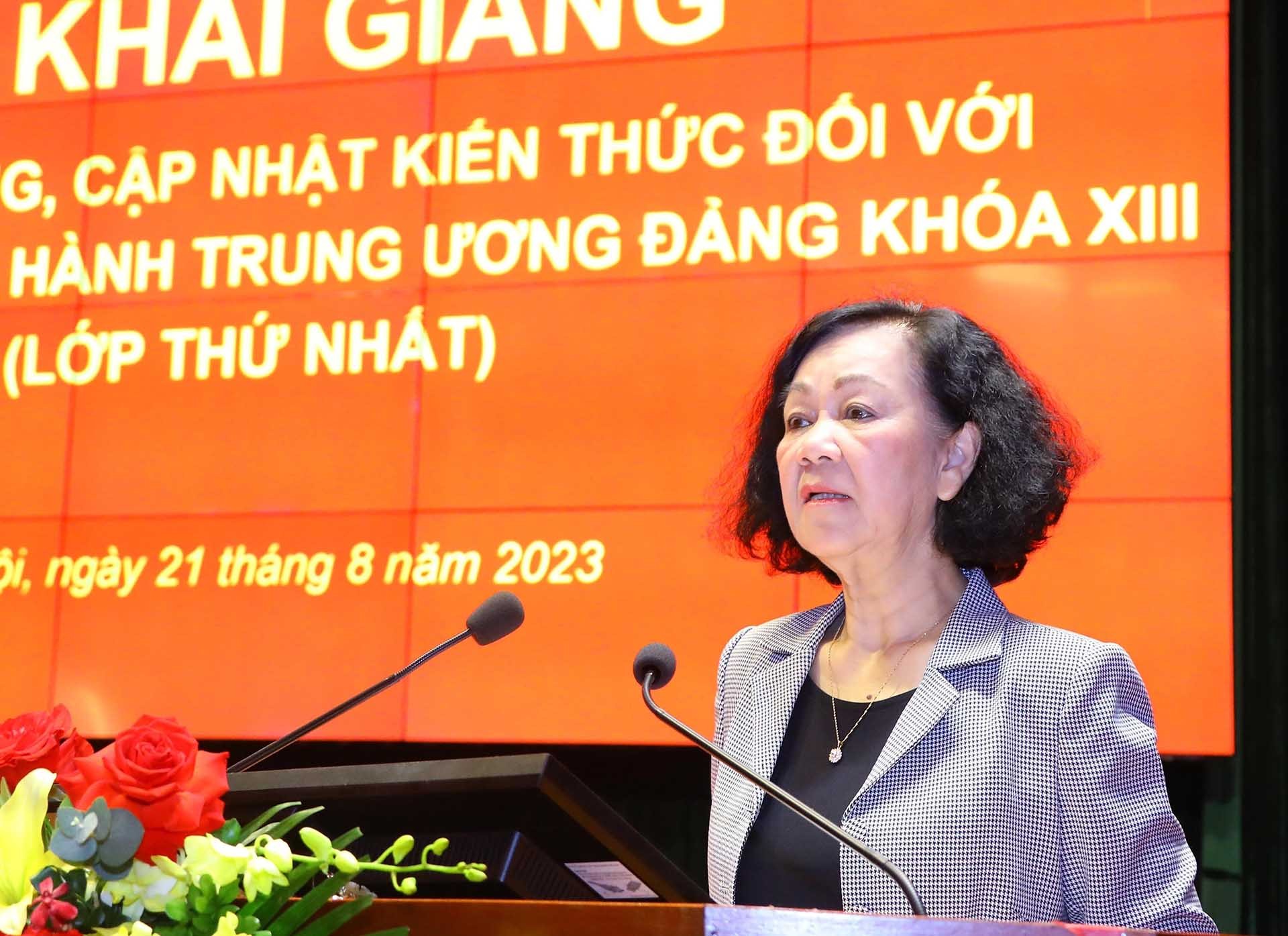 Đồng chí Trương Thị Mai phát biểu chỉ đạo và khai giảng lớp học. (Nguồn: TTXVN) Đồng chí Trương Thị Mai phát biểu chỉ đạo và khai giảng lớp học. (Nguồn: TTXVN)