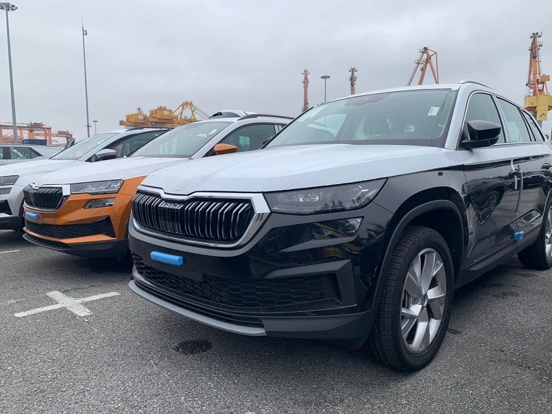 Bộ đôi Skoda Karoq và Kodiaq là hai trong số các mẫu xe mới sẽ ra mắt thị trường trong tháng 9 tới. Bộ đôi Skoda Karoq và Kodiaq là hai trong số các mẫu xe mới sẽ ra mắt thị trường trong tháng 9 tới.