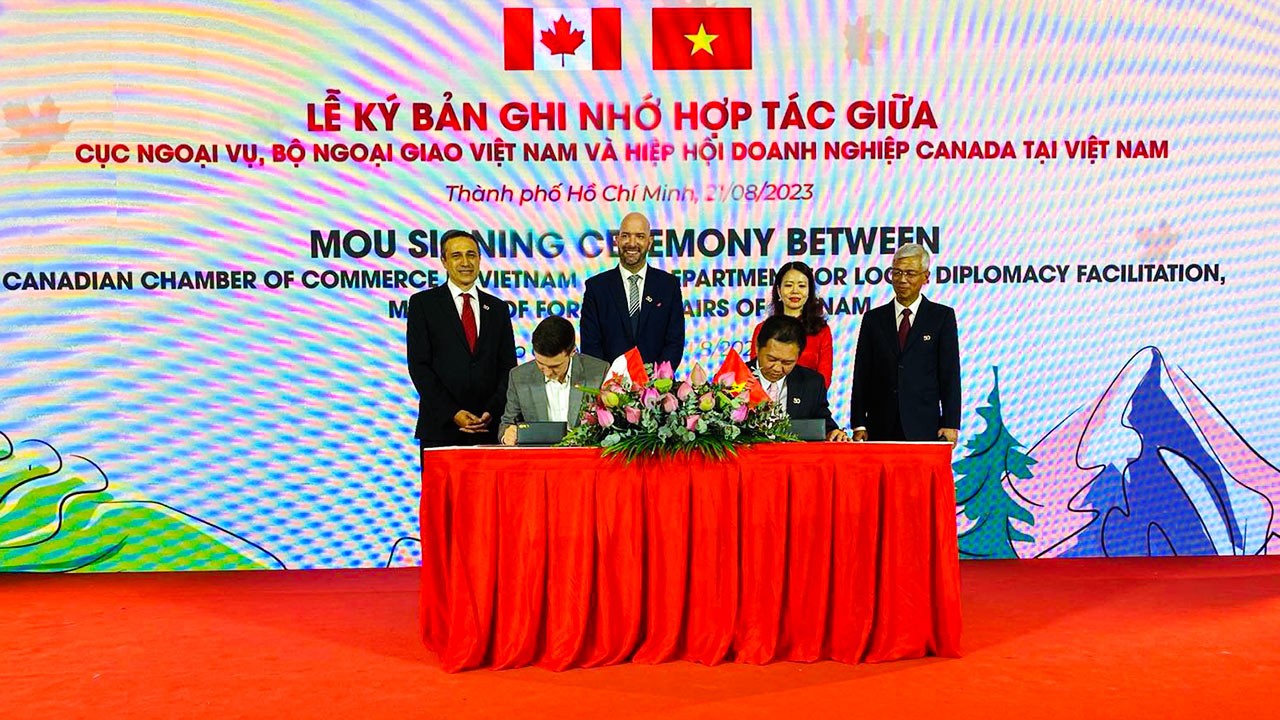 Chuỗi sự kiện kỷ niệm 50 năm thiết lập quan hệ ngoại giao Việt Nam-Canada tại TP. Hồ Chí Minh