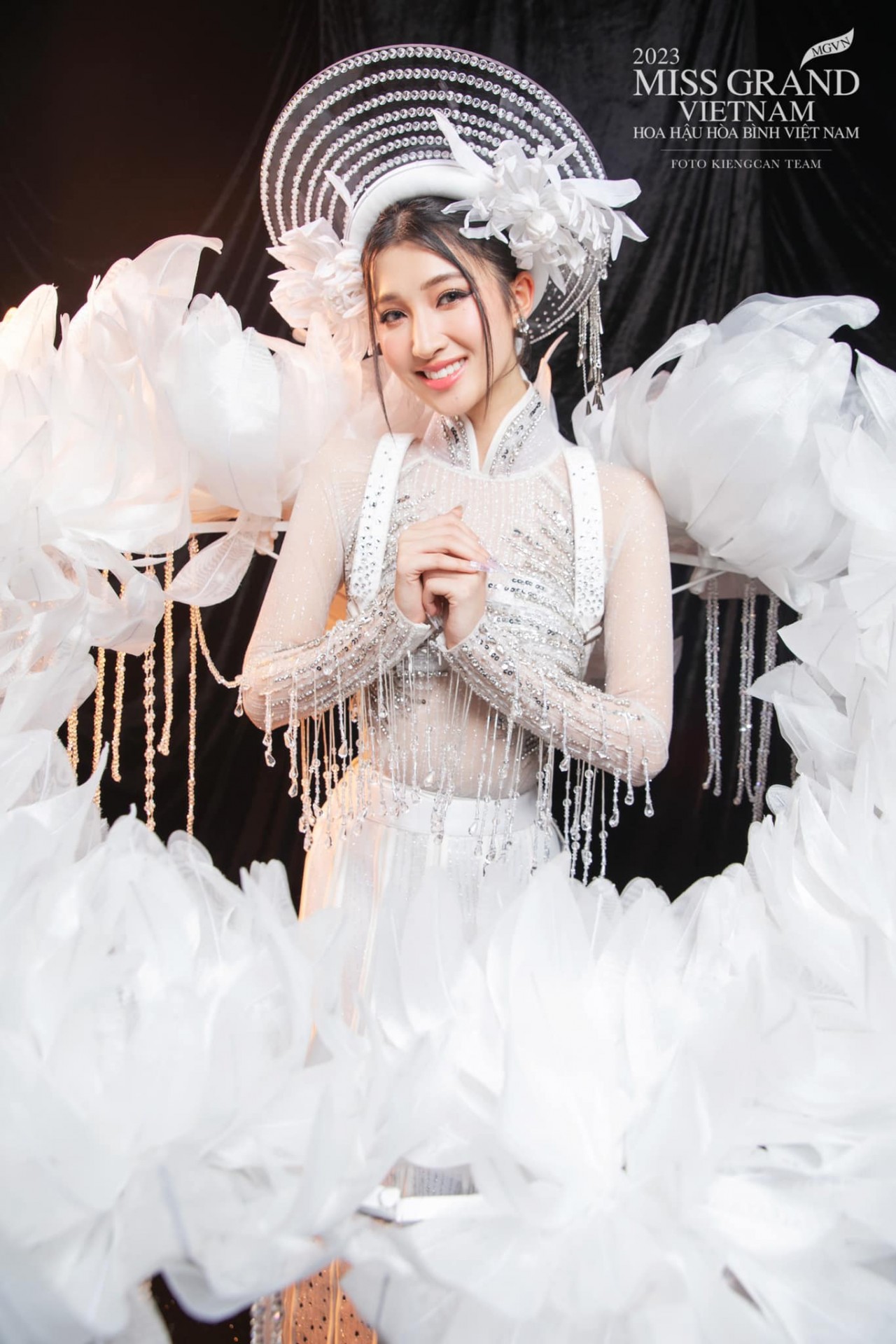 Á hậu Phương Nhi