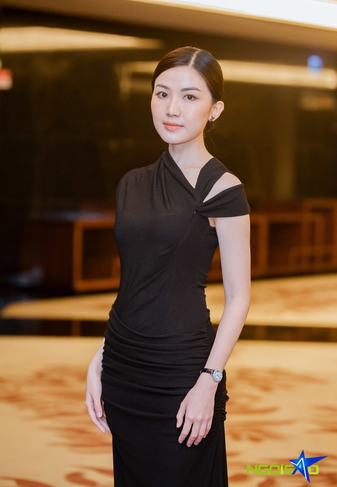 Lương Thanh cho biết, cô rất hồi hộp trong lần đầu hóa thân thành nữ công an. Nhân vật của cô có tính cách quyết liệt, đầy lý tưởng với công việc.