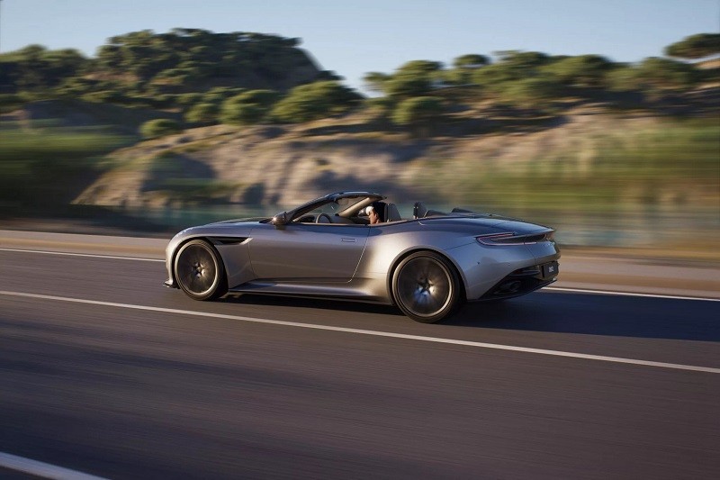 Cận cảnh siêu xe mui trần Aston Martin DB12 Volante vừa ra mắt