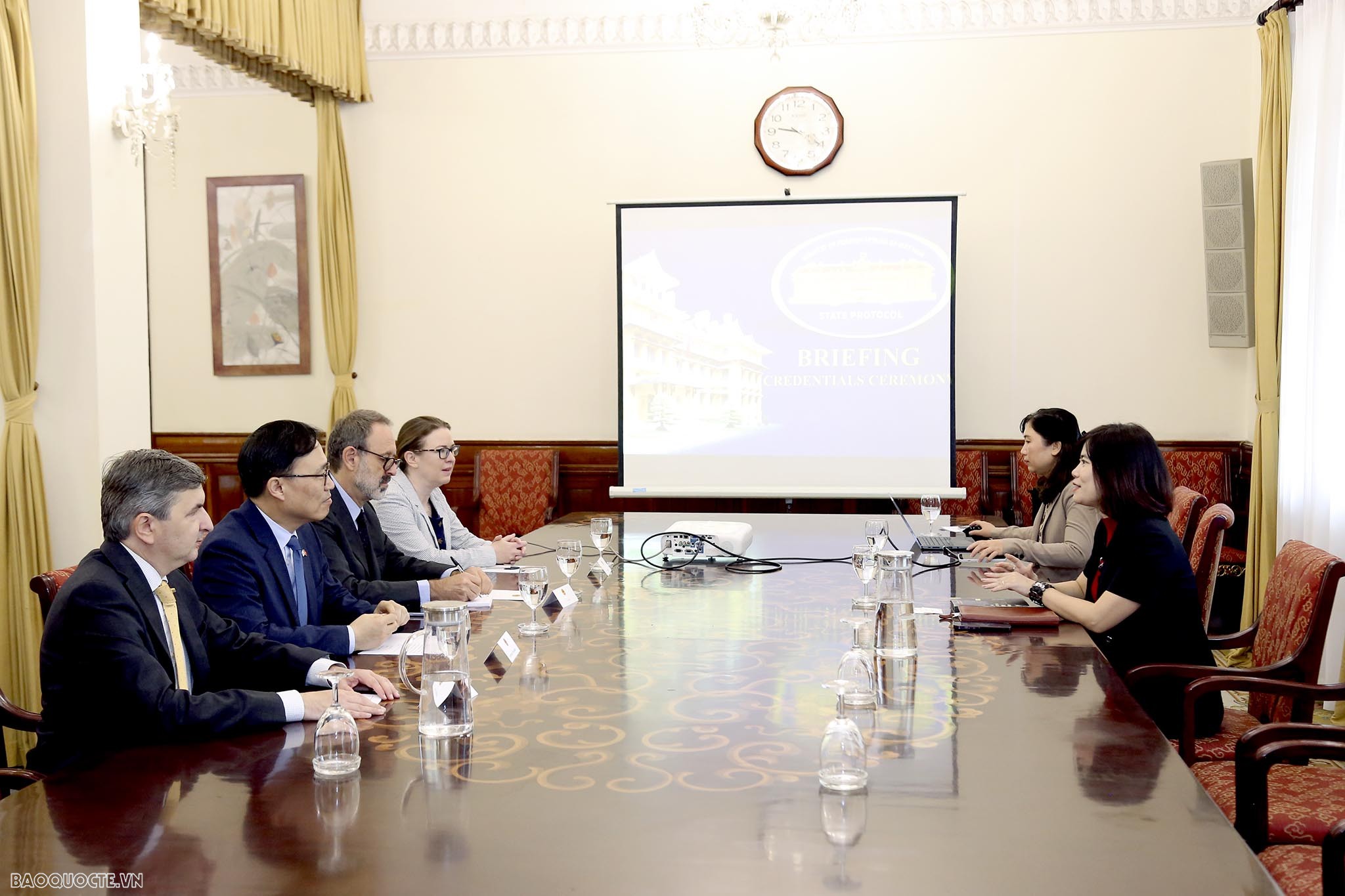 Bộ Ngoại giao tiếp nhận bản sao Thư ủy nhiệm bổ nhiệm Đại sứ tại Việt Nam Bộ Ngoại giao tiếp nhận bản sao Thư ủy nhiệm bổ nhiệm Đại sứ Lithuania và Bulgaria tại Việt Nam