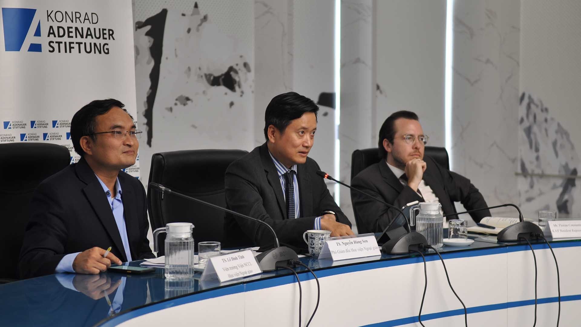 Xu thế ngoại giao hiện đại: Phát triển để thích ứng