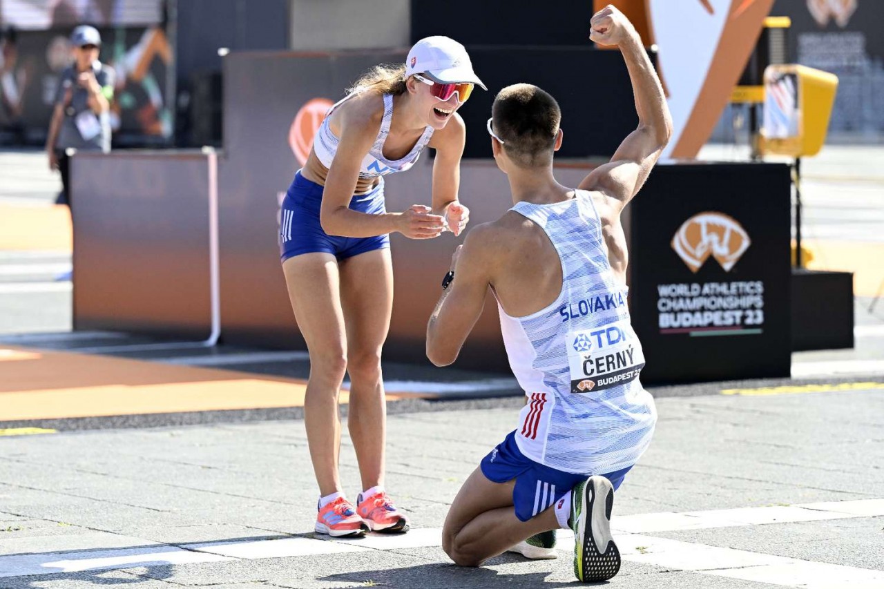 Màn cầu hôn đặc biệt tại giải điền kinh vô địch thế giới 2023