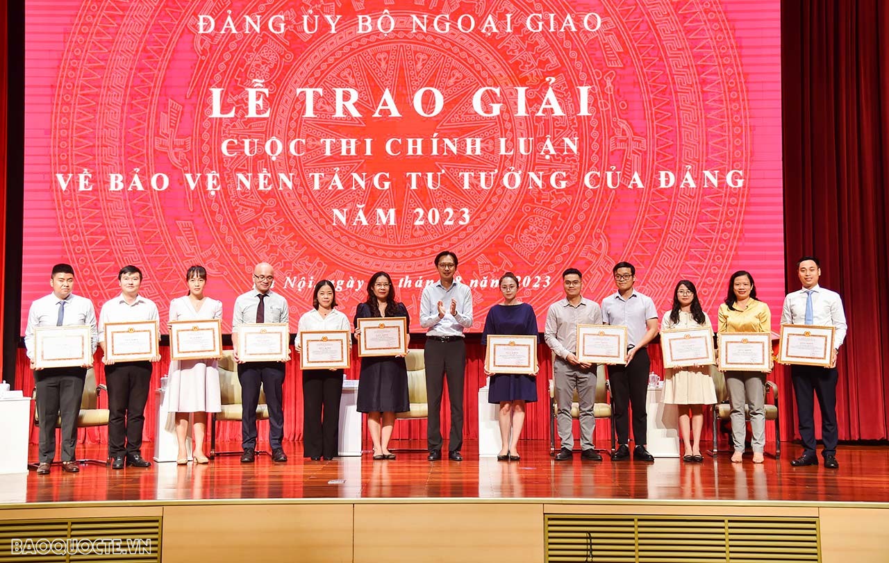 Tọa đàm ‘Phát huy truyền thống vẻ vang, xây dựng nền ngoại giao Việt Nam tiên phong, toàn diện, hiện đại, phụng sự Tổ quốc’ Tọa đàm ‘Phát huy truyền thống vẻ vang, xây dựng nền ngoại giao Việt Nam tiên phong, toàn diện, hiện đại, phụng sự Tổ quốc’