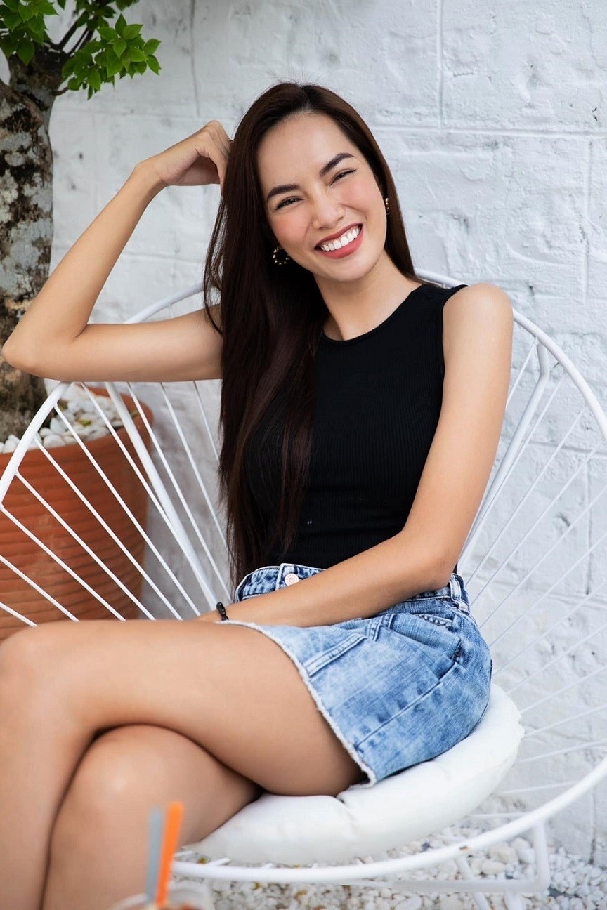 Đăng quang Miss Grand Vietnam 2023 tối 27/8, Lê Hoàng Phương được nhiều khán giả ủng hộ. Người đẹp 28 tuổi nổi bật từ đầu cuộc thi, trình diễn đẹp, ứng xử lưu loát trong chung kết. Mỹ nhân nói, cô đăng quang nhờ may mắn và đến giờ vẫn chưa tin bản thân trở thành tân Hoa hậu.