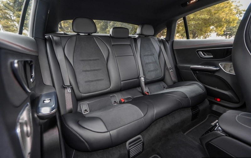 Cận cảnh xe điện Mercedes-Benz EQE350 vừa ra mắt tại Malaysia, giá gần 2,2 tỷ đồng