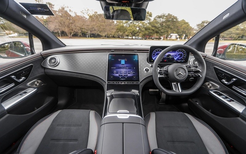 Cận cảnh xe điện Mercedes-Benz EQE350 vừa ra mắt tại Malaysia, giá gần 2,2 tỷ đồng