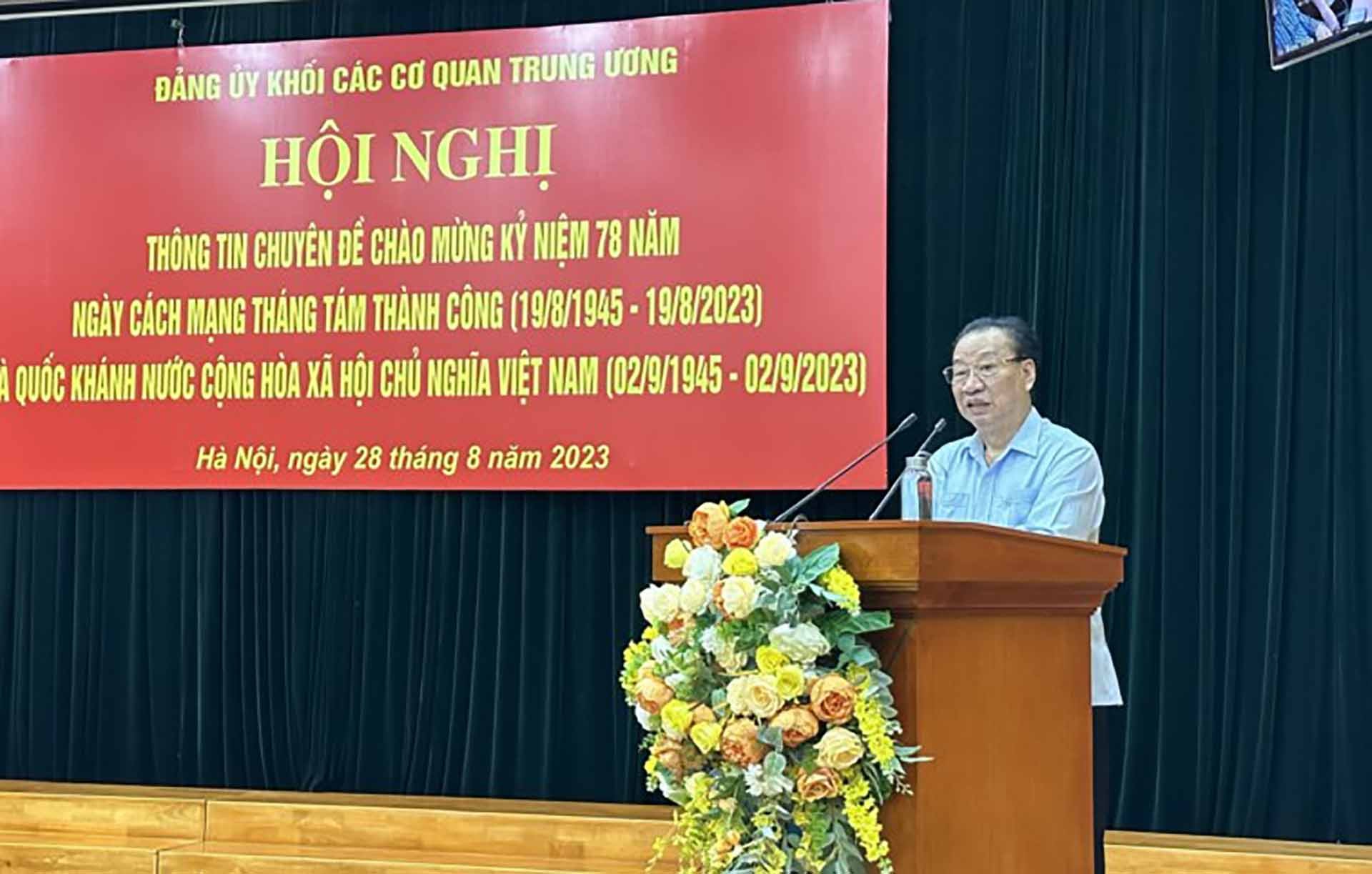 GS.TS Phùng Hữu Phú, nguyên Phó Chủ tịch Thường trực Hội đồng Lý luận Trung ương báo cáo chuyên đề tại Hội nghị. (Nguồn: ĐUKCCQTƯ) GS.TS Phùng Hữu Phú, nguyên Phó Chủ tịch Thường trực Hội đồng Lý luận Trung ương báo cáo chuyên đề tại Hội nghị. (Nguồn: ĐUKCCQTƯ)