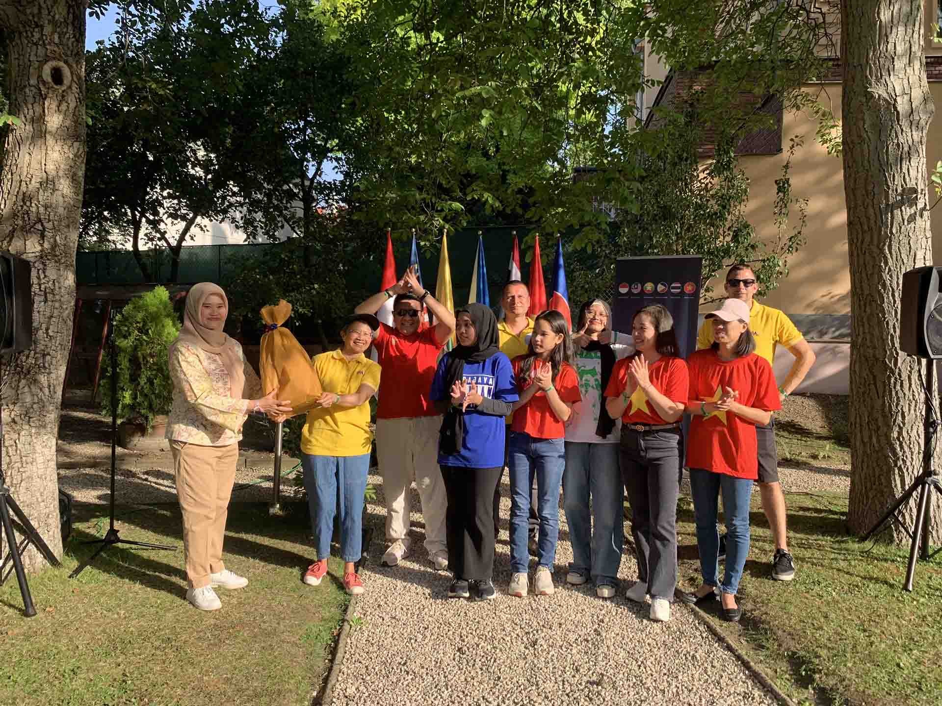 Đoàn kết, sôi nổi Ngày gia đình ASEAN tại Cộng hòa Czech Đoàn kết, sôi nổi Ngày gia đình ASEAN tại Cộng hòa Czech