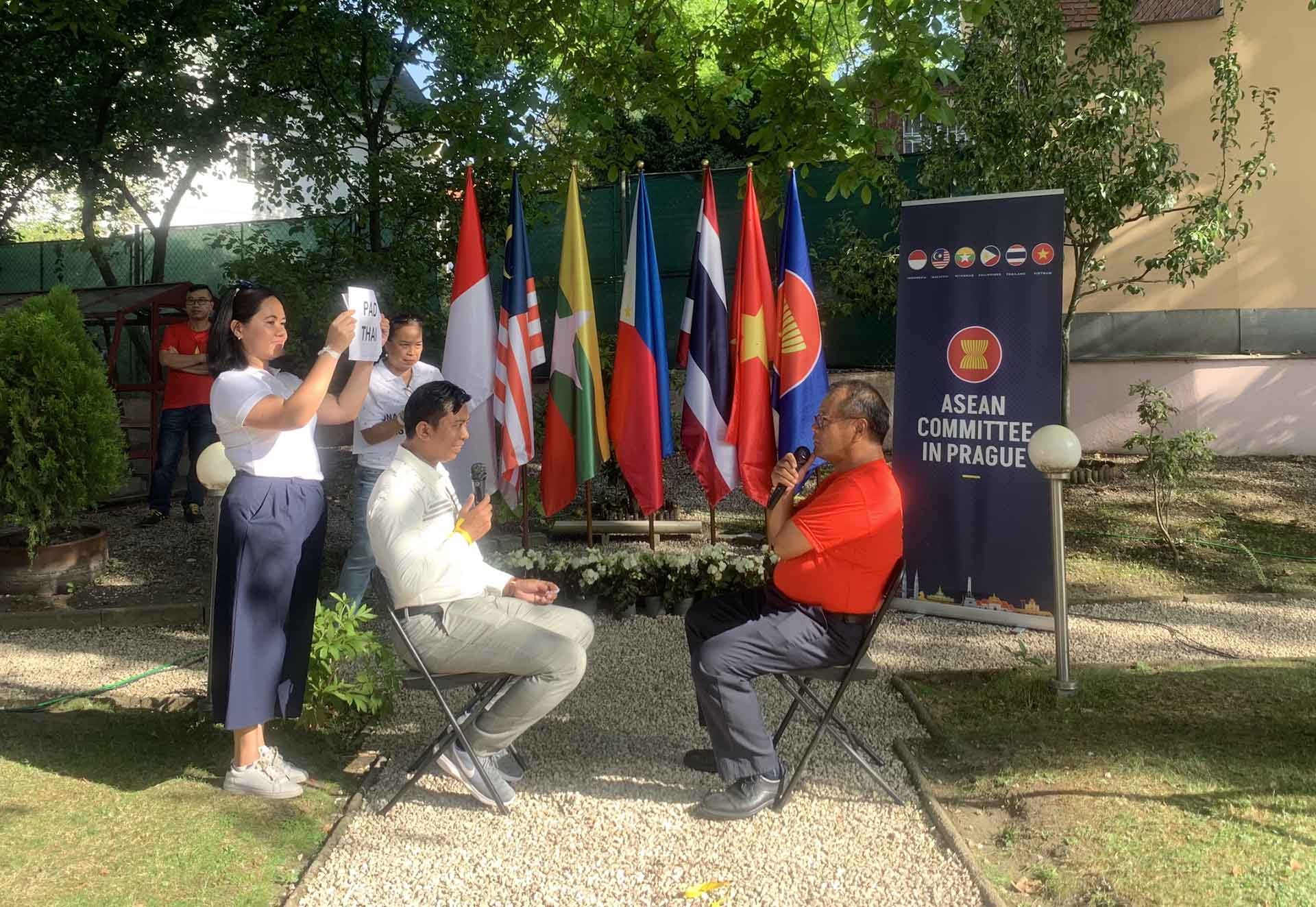 Đoàn kết, sôi nổi Ngày gia đình ASEAN tại Cộng hòa Czech Đoàn kết, sôi nổi Ngày gia đình ASEAN tại Cộng hòa Czech