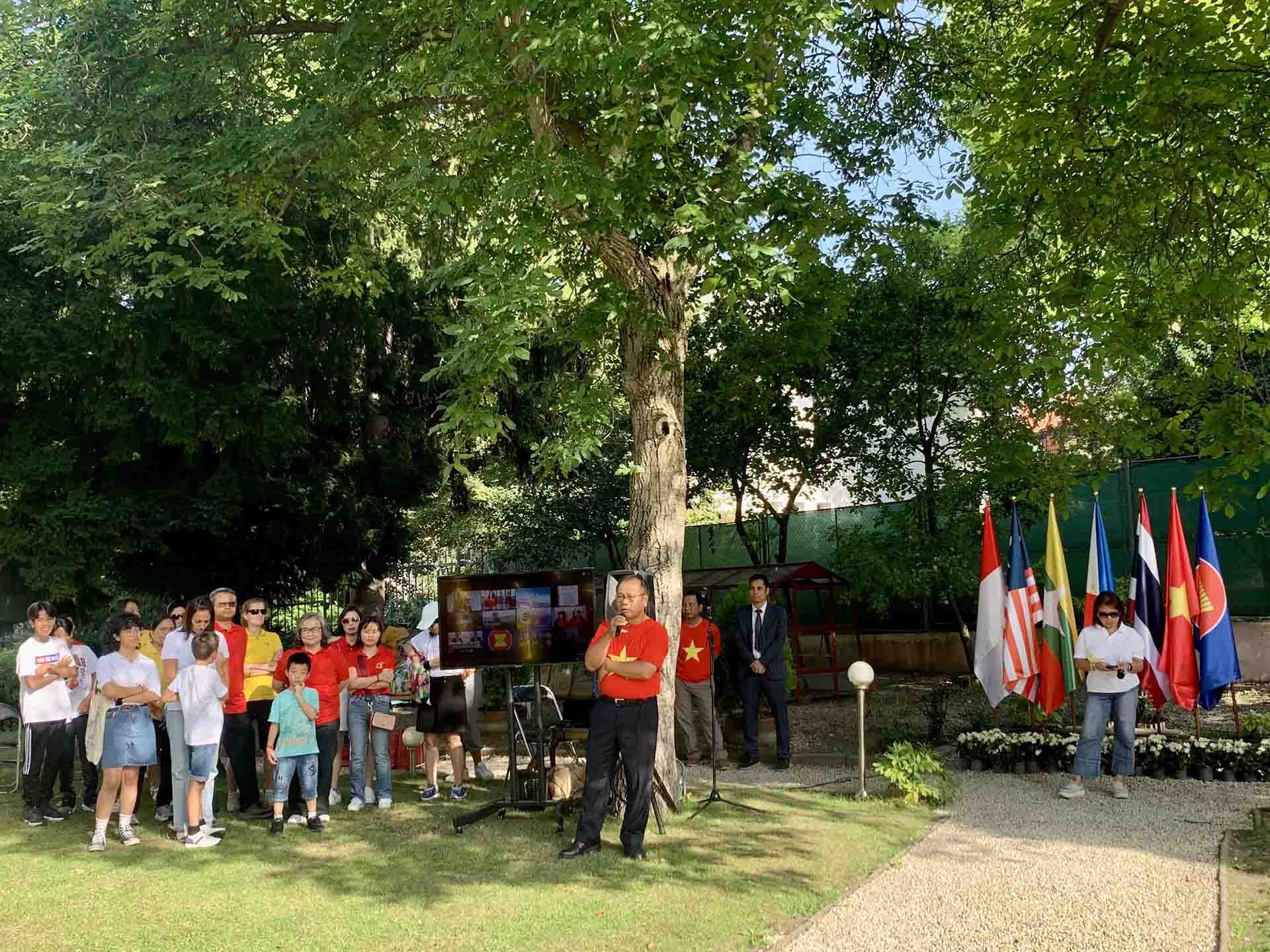 Đoàn kết, sôi nổi Ngày gia đình ASEAN tại Cộng hòa Czech Đoàn kết, sôi nổi Ngày gia đình ASEAN tại Cộng hòa Czech