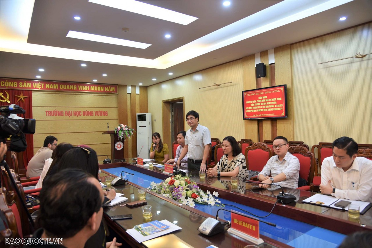 Phú Thọ luôn đồng hành với doanh nghiệp theo phương châm 'lợi ích hài hòa, rủi ro chia sẻ' Phú Thọ luôn đồng hành với doanh nghiệp theo phương châm 'lợi ích hài hòa, rủi ro chia sẻ'