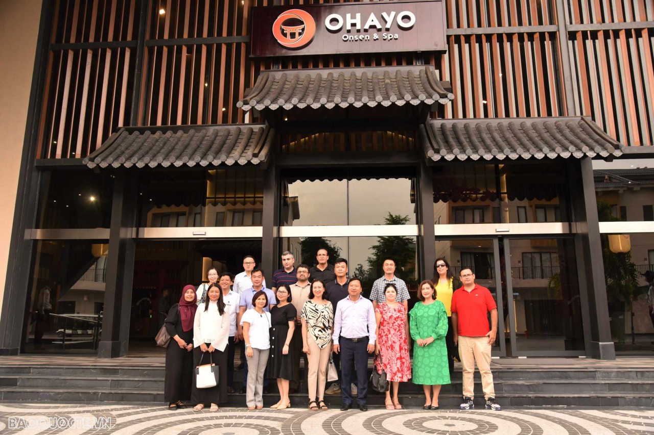 Phú Thọ luôn đồng hành với doanh nghiệp theo phương châm 'lợi ích hài hòa, rủi ro chia sẻ' Phú Thọ luôn đồng hành với doanh nghiệp theo phương châm 'lợi ích hài hòa, rủi ro chia sẻ'