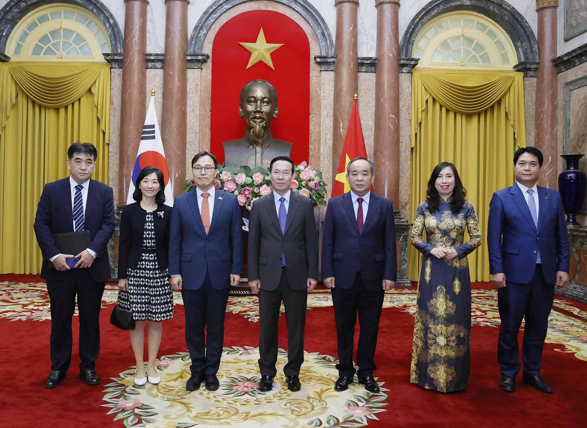 Chủ tịch nước Võ Văn Thưởng tiếp các Đại sứ Ireland, Italy, Hàn Quốc, Lithuania trình Quốc thư Chủ tịch nước Võ Văn Thưởng tiếp các Đại sứ Ireland, Italy, Hàn Quốc, Lithuania trình Quốc thư