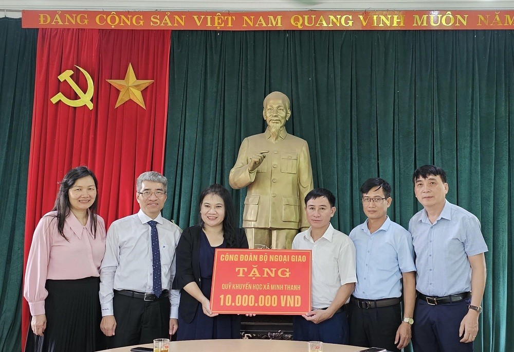 Đoàn Bộ Ngoại giao về nguồn dịp kỷ niệm 78 năm thành lập Ngành