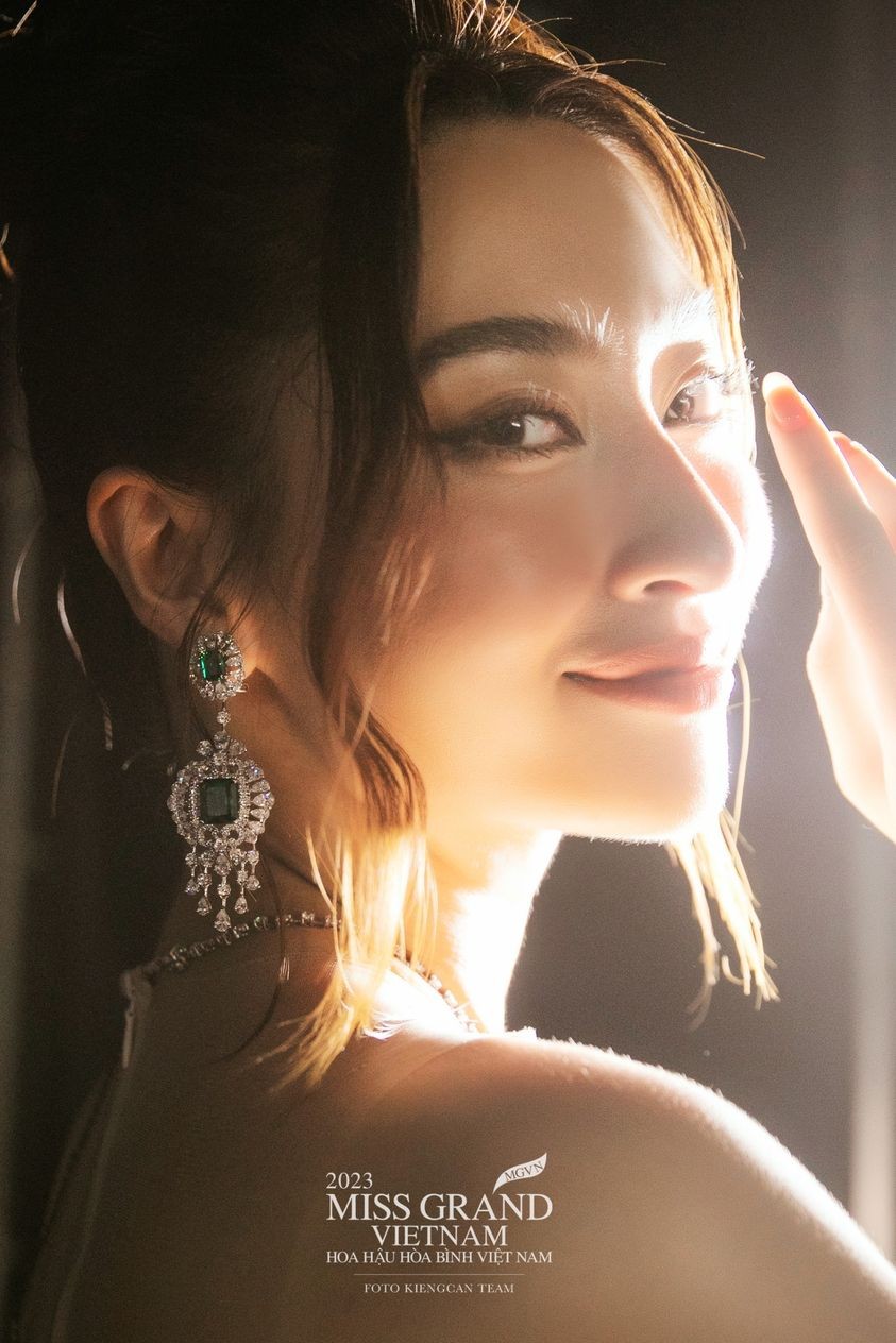 Hoa hậu Lương Thùy Linh