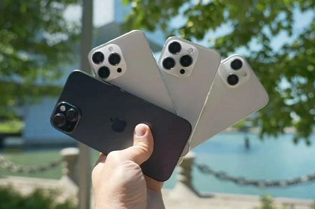 Mô hình 4 phiên bản iPhone 15. Mô hình 4 phiên bản iPhone 15.