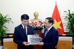 Bộ trưởng Ngoại giao Bùi Thanh Sơn tiếp Chủ tịch Đảng Dân chủ lập hiến Nhật Bản