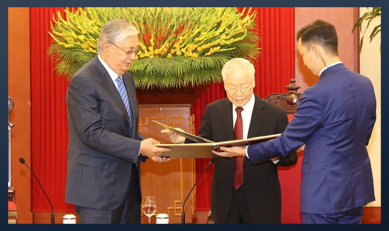 Đối ngoại nhộn nhịp giữa tháng Tám mùa Thu lịch sử Đối ngoại nhộn nhịp giữa tháng Tám mùa Thu lịch sử