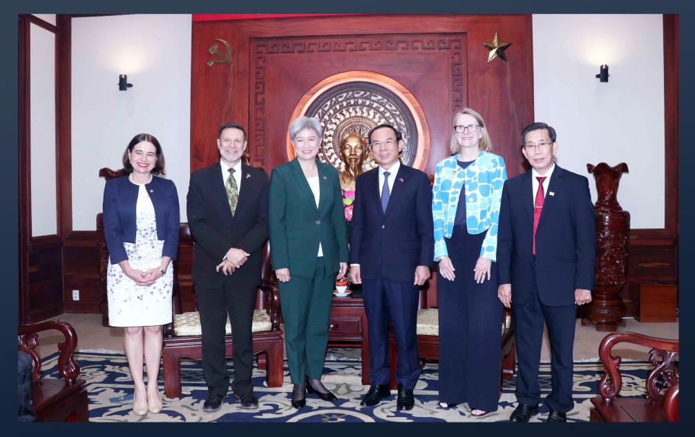 Bí thư Thành ủy Thành phố Hồ Chí Minh Nguyễn Văn Nên tiếp bà Penny Wong. Bí thư Thành ủy Thành phố Hồ Chí Minh Nguyễn Văn Nên tiếp bà Penny Wong.