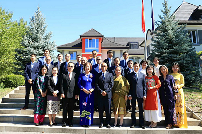 Thắt chặt tình đoàn kết đặc biệt giữa hai Phái đoàn Việt Nam và Lào tại Geneva, Thụy Sỹ