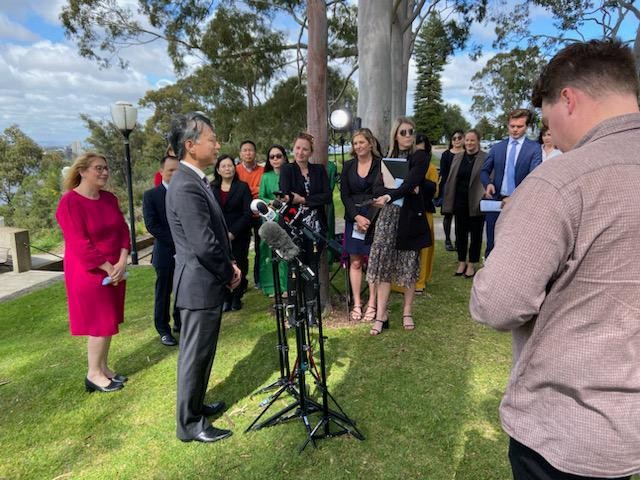 (09.02) Đại sứ Nguyễn Tất Thành chia sẻ rằng việc mở đường bay này đã là mong ước của ông từ những ngày đầu nhiệm kỳ. (Ảnh: Tổng Lãnh sự quán Việt Nam tại Perth)