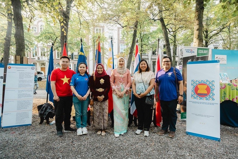 Đại sứ quán Việt Nam tại Hà Lan tham gia Embassy Festival 2023