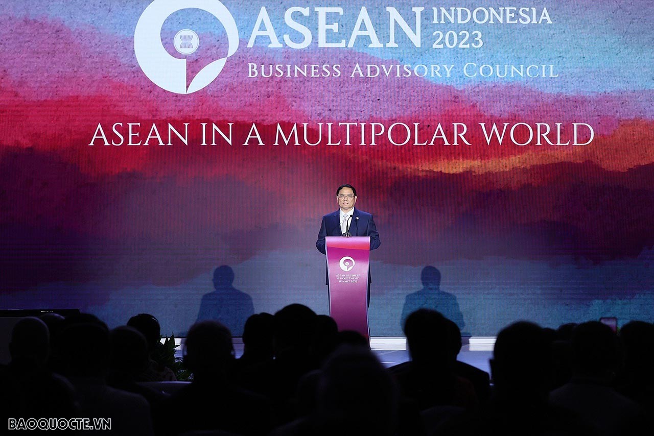 ASEAN-43: ASEAN không hy sinh sự công bằng, tiến bộ xã hội và bảo vệ môi trường để đổi lấy tăng trưởng kinh tế đơn thuần ASEAN-43: ASEAN không hy sinh sự công bằng, tiến bộ xã hội và bảo vệ môi trường để đổi lấy tăng trưởng kinh tế đơn thuần