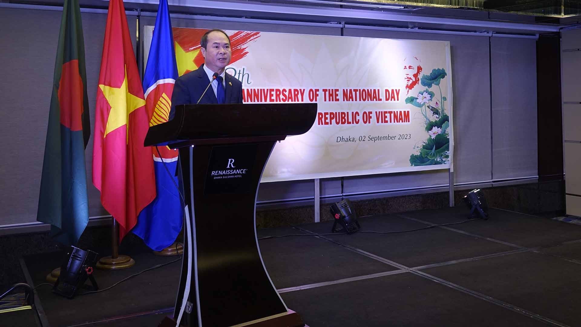 Đại sứ Việt Nam tại Bangladesh Nguyễn Mạnh Cường phát biểu khai mạc. Đại sứ Việt Nam tại Bangladesh Nguyễn Mạnh Cường phát biểu khai mạc.