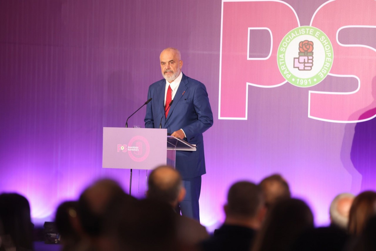 (09.05) Thủ tướng Albania Edi Rama đã tiến hành một đợt cải tổ nội các quy mô lớn. (Nguồn: ATA) (09.05) Thủ tướng Albania Edi Rama đã tiến hành một đợt cải tổ nội các quy mô lớn. (Nguồn: ATA)