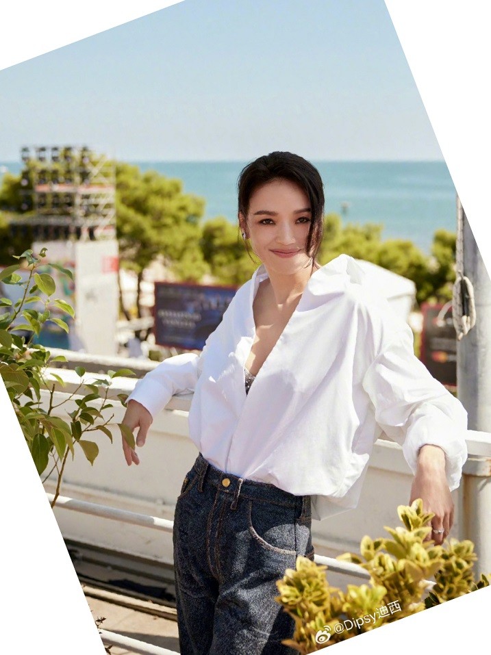 Diễn viên Thư Kỳ