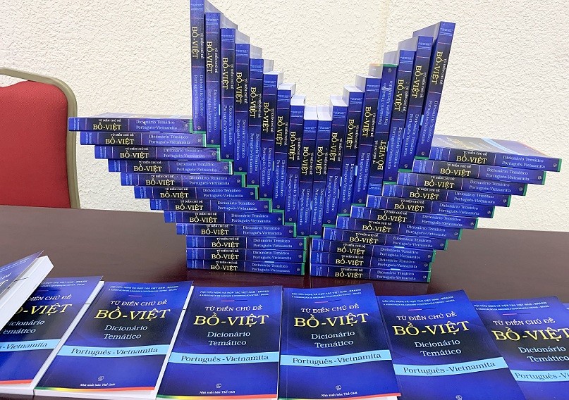 Cuốn từ điển chủ đề Bồ Đào Nha-Việt Nam lần đầu được xuất bản Cuốn từ điển chủ đề Bồ Đào Nha-Việt Nam lần đầu được xuất bản
